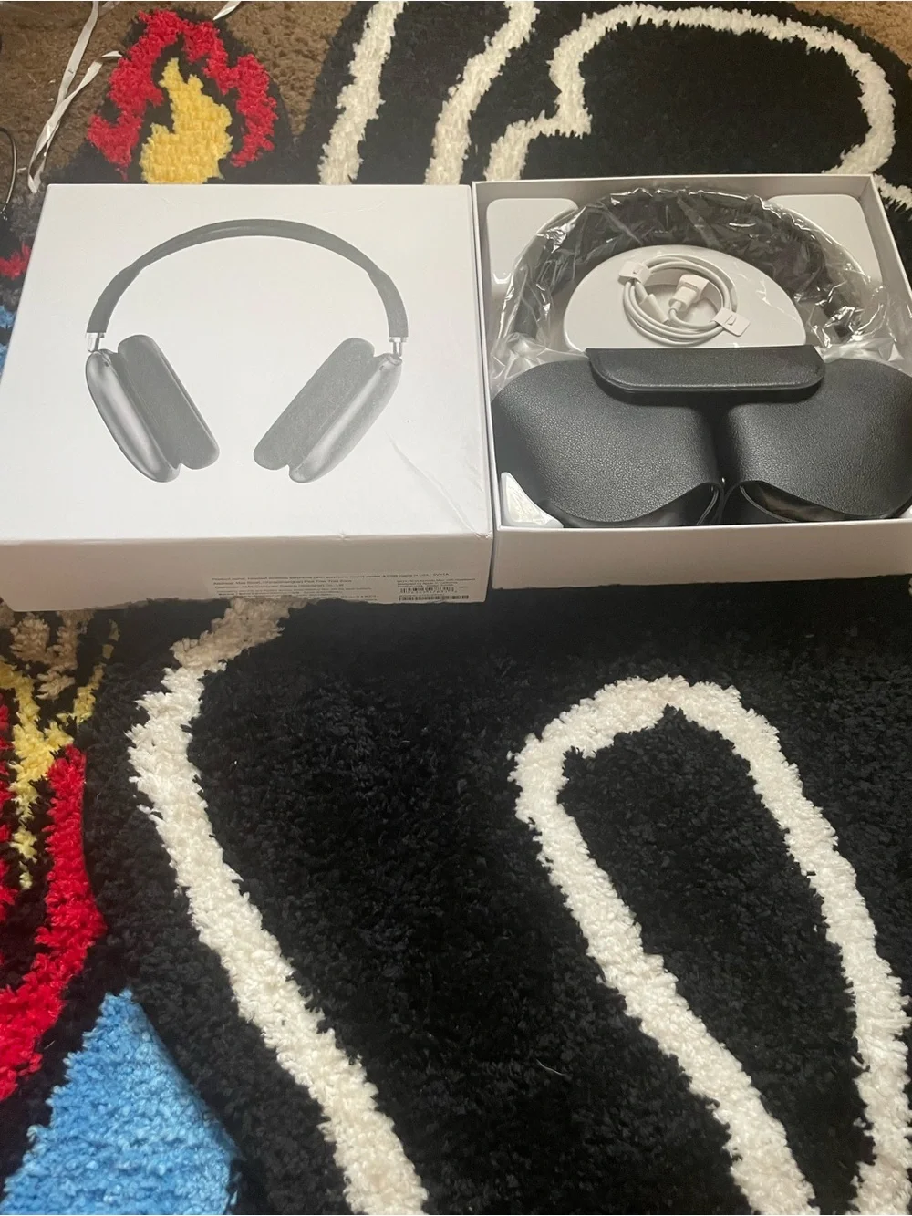 Apple AirPods Max - Silver and Black